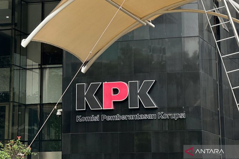 KPK panggil mantan Sekda Kabupaten Cirebon jadi saksi kasus izin PLTU