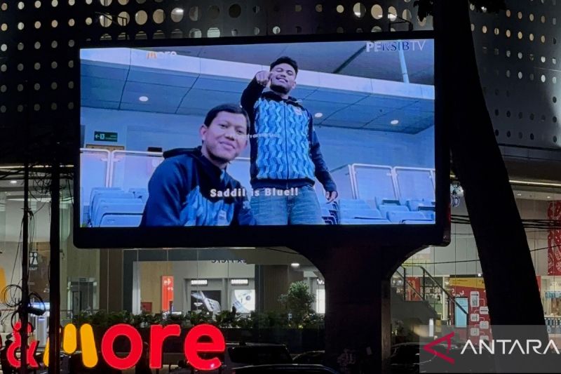 Persib kenalkan pemain baru lewat videotron di Jalan Dago