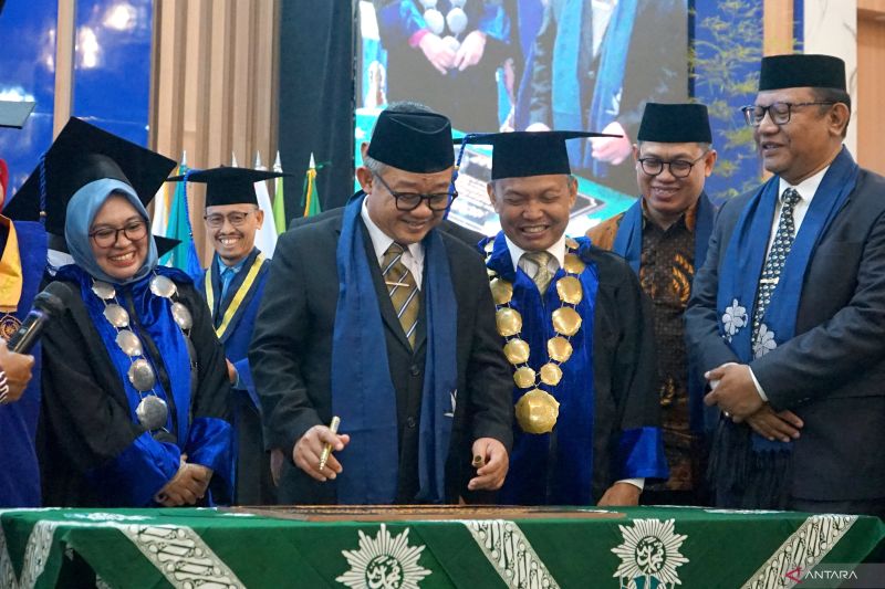 Mendikdasmen resmikan Gedung Fakultas Kedokteran UMGO