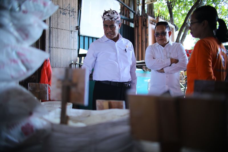mentan-mengimbau-pedagang-beras-ikuti-ketentuan-het