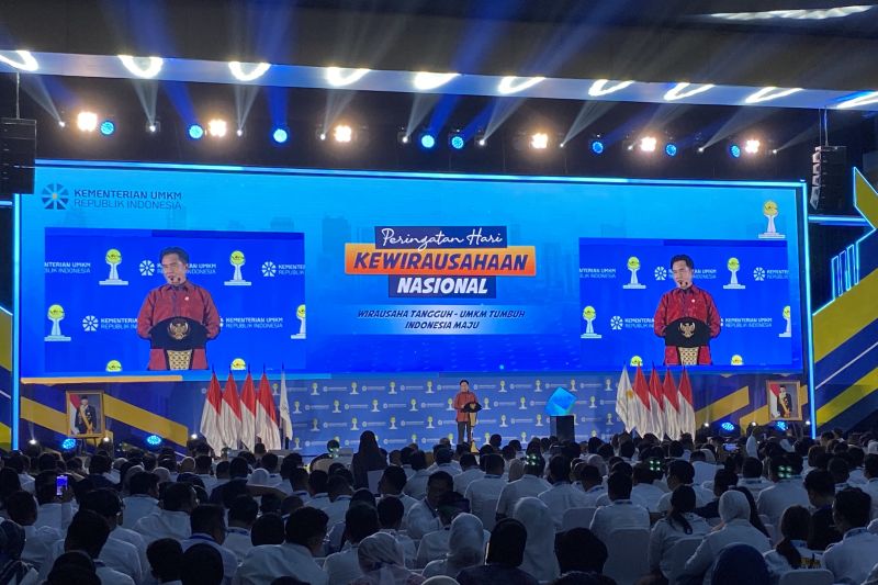 menko-yusril-kepastian-hukum-penting-untuk-capai-pertumbuhan-8-persen