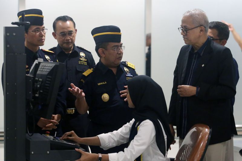 penerimaan-kepabeanan-dan-cukai-tumbuh-126-persen