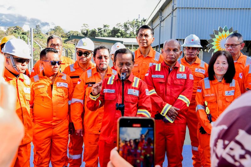 menteri-bahlil-ri-segera-miliki-floating-lng-terbesar-ke-9-di-dunia