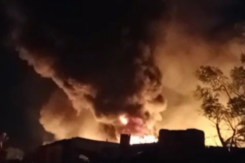 Gudang BBM di Bandarlampung terbakar Kamis, 11 mobil damkar dikerahkan