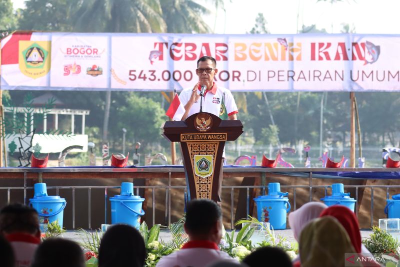 pemkab-bogor-tebar-543-ribu-benih-ikan-di-15-situ-peringati-hjb