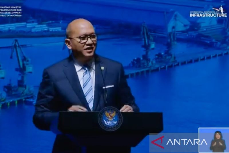 menteri-rosan-pastikan-industri-dan-hilirisasi-rumput-laut-difokuskan