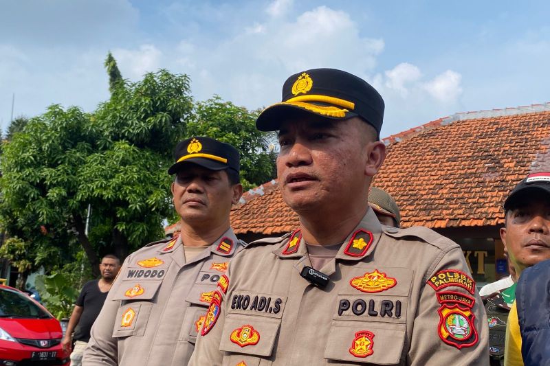 puluhan-jukir-liar-dan-debt-collector-ditangkap-di-jakbar