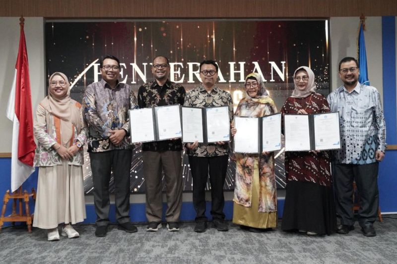 LLDikti serahkan SK empat guru besar UMB