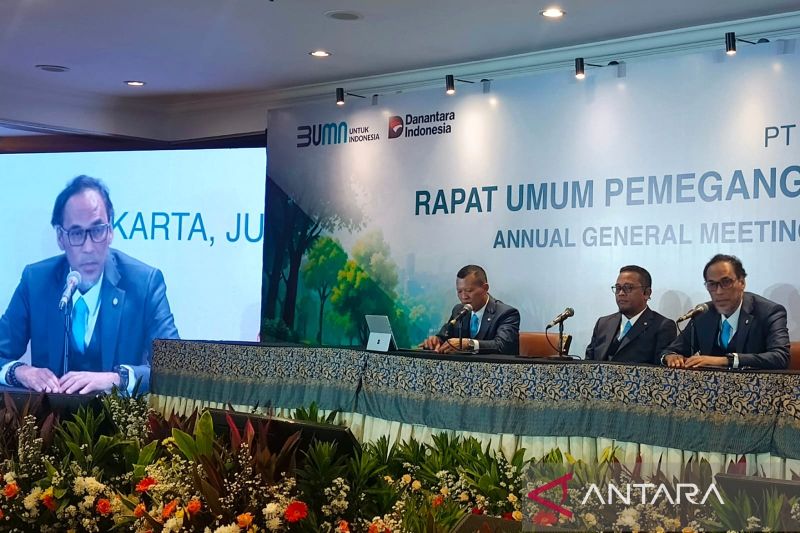 rupst-antam-putuskan-penggantian-dirut-hingga-komisaris