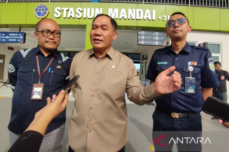 komisi-vii-dpr-ri-harapkan-jalur-ka-makassar-parepare-dituntaskan