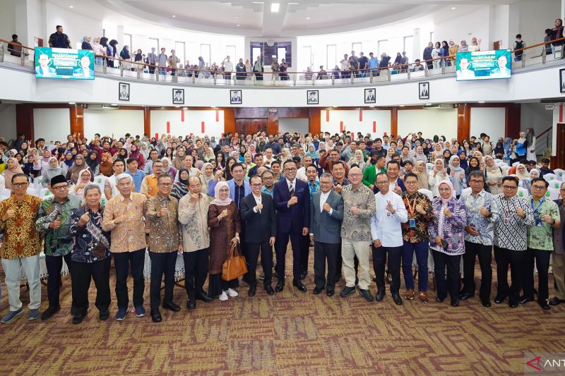 dony-oskaria-beri-kuliah-umum-penguatan-kampus-industri-di-unand