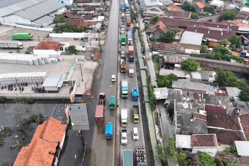 200 "barrier" beton dipasang tanggulangi rob Sayung