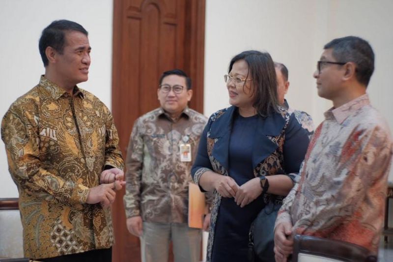 mentan-minta-dubes-ri-perkuat-kerjasama-hilirisasi-kelapa-di-sri-lanka