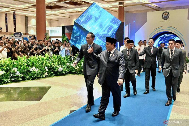 Seskab: Tanggul laut proyek vital lindungi pantai utara Jawa dari rob