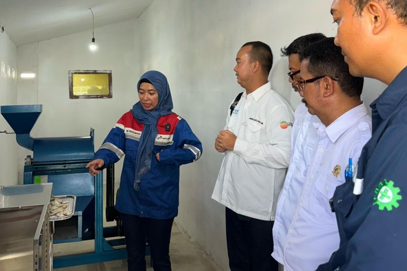 pnre-mendukung-kemandirian-ekonomi-warga-melalui-desa-energi-berdikari