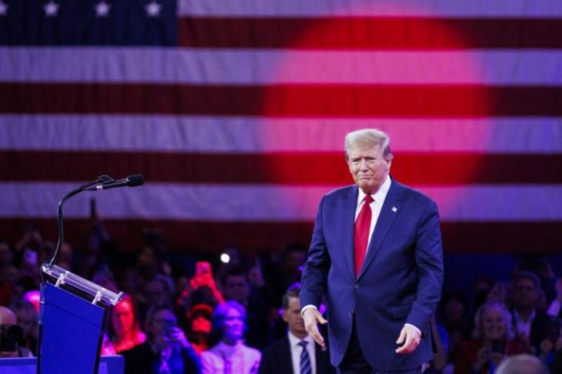 Trump akui tahu serangan Israel, larang Iran punya senjata nuklir