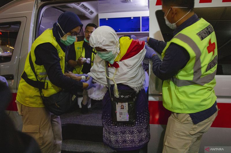 Kemenag: 441 peserta haji Riau tiba di Batam, 15 butuh kursi roda