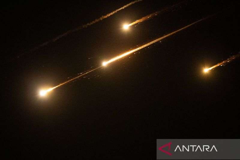 Iran luncurkan gelombang serangan rudal balasan ke Israel