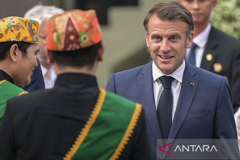 Macron: Prancis akan bela Israel jika diserang Iran