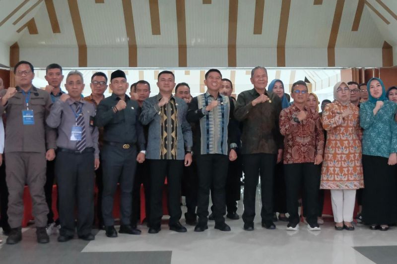 DPR RI dan BGN edukasi warga di Konsel tentang pentingnya Program MBG