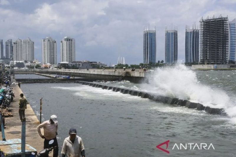 Pendapatan hasil olah sampah jadi listrik untuk bangun Giant Sea Wall