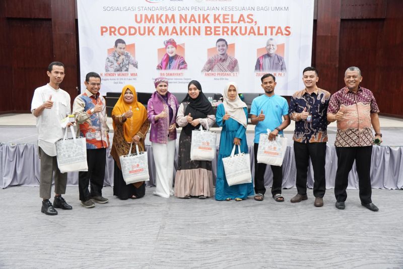 anggota-komisi-vii-dpr-jaring-ratusan-umkm-pekanbaru-untuk-naik-kelas