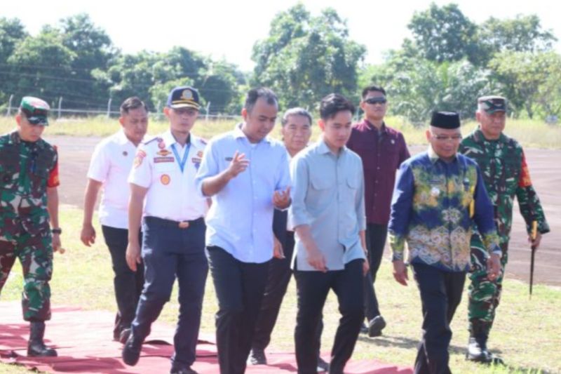 wapres-gibran-terima-penjelasan-rencana-pengoperasian-bandara-warukin