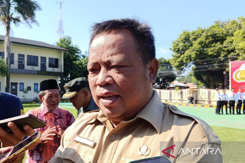 Disdik Jabar dampingi orang tua siswa daftar SPMB di Cirebon