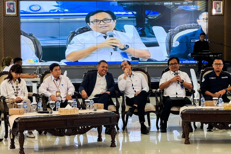 kkp-pastikan-program-kampung-nelayan-merah-putih-akan-berjalan