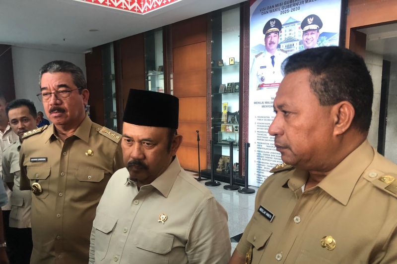 menteri-ppn-sebut-pelabuhan-terpadu-entaskan-maluku-dari-kemiskinan
