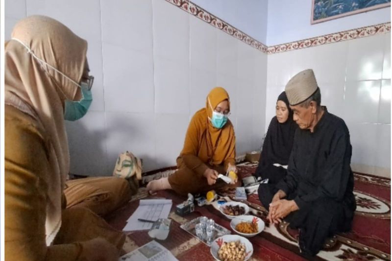 Dinkes Mataram pantau kesehatan haji setelah tiba di Tanah Air