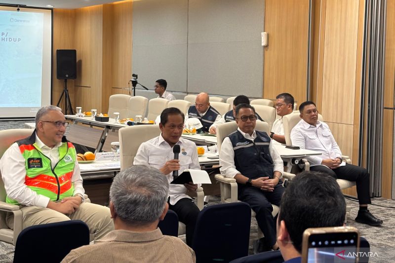 KLH minta kawasan industri pasang pemantau emisi cerobong asap