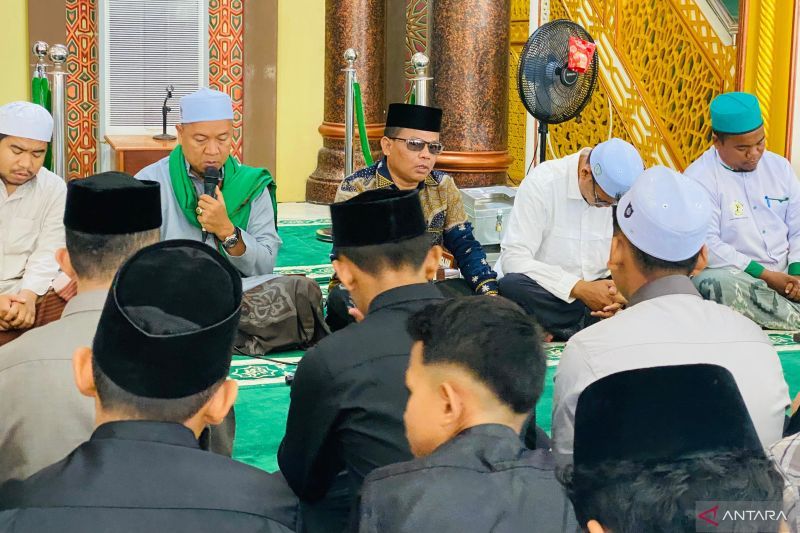 Santri Aceh Barat gelar doa bersama pertahankan pulau milik Aceh