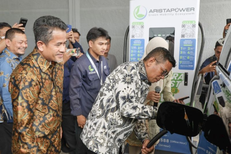 pertumbuhan-kendaraan-listrik-di-banten-tembus-100-persen-sejak-2022