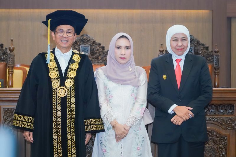 Khofifah ungkap harapan terhadap rektor baru Unair