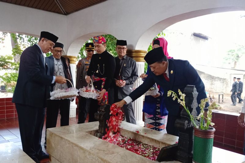 Jelang HUT Jakarta, Jaktim mengenang peran pahlawan dengan berziarah