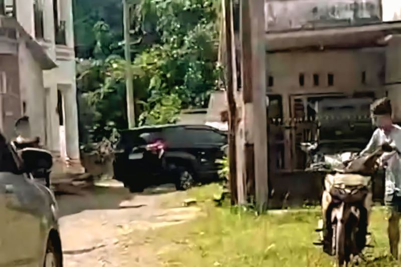    KPK Geledah OKU: Pengembangan OTT PUPR, Mahasiswi Dibawa?