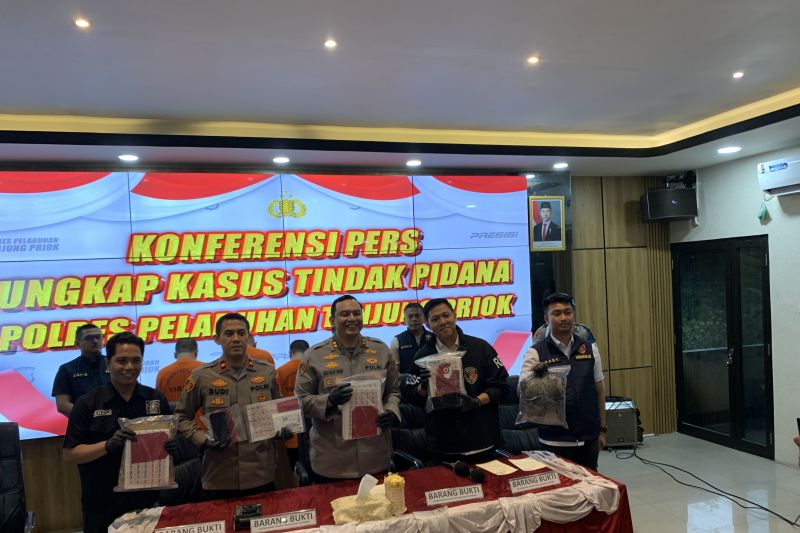polisi-tangkap-komplotan-pemalsu-ribuan-lembar-meterai