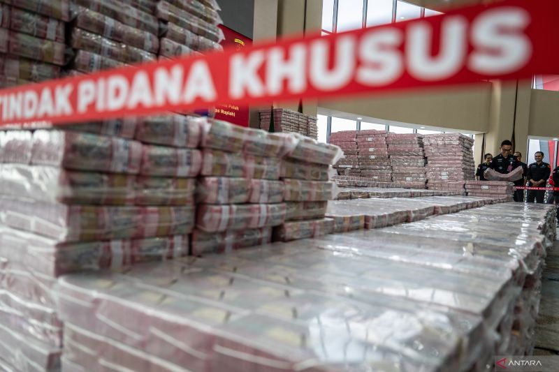 Hukum sepekan, Paulus Tannos hingga Kejagung sita uang Rp11 triliun kasus CPO