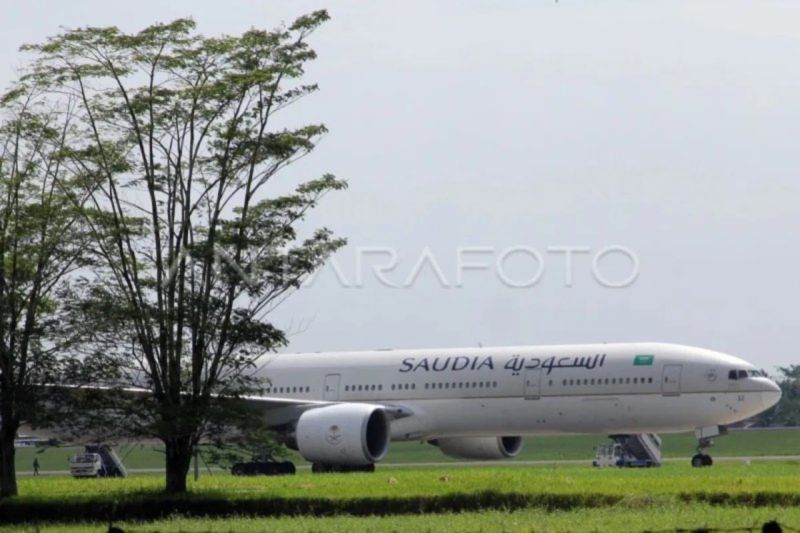 Saudi Airlines mendarat darurat di Medan bawa jamaah Depok Kloter 12