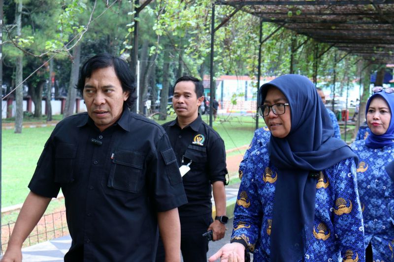 Komeng kunjungi Sentra Kemensos tinjau kesiapan Sekolah Rakyat Bandung