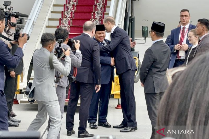 Presiden Prabowo tiba di St. Petersburg, disambut Wakil PM Rusia