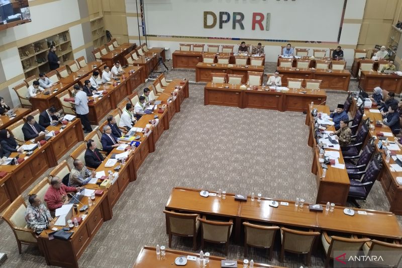Komisi III rapat dengan akademisi-mahasiswa serap masukan revisi KUHAP