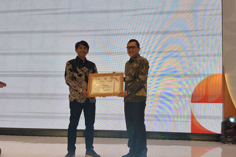 Selamatkan warga di Korsel, Sugianto diganjar penghargaan Menteri P2MI