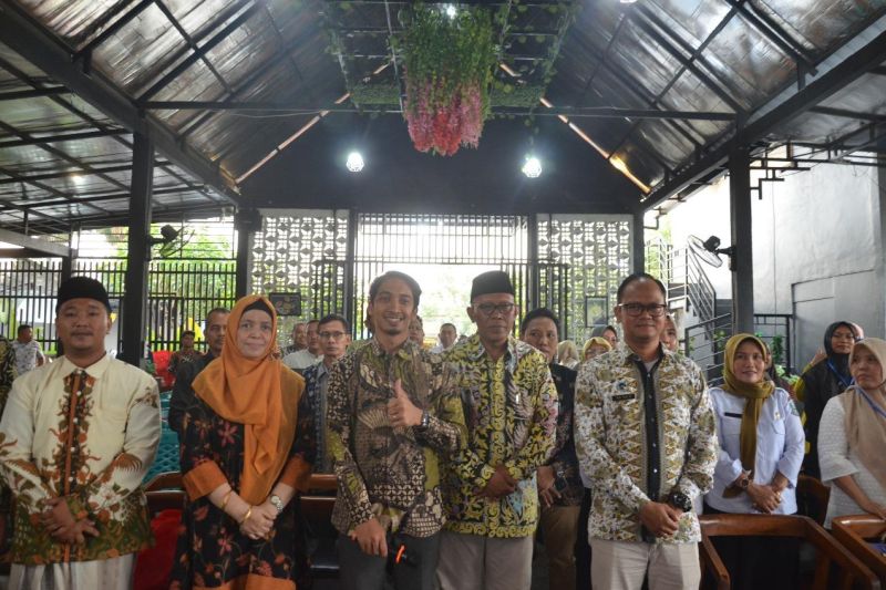 DPR dan BGN sosialisasikan program MBG kepada warga Gresik