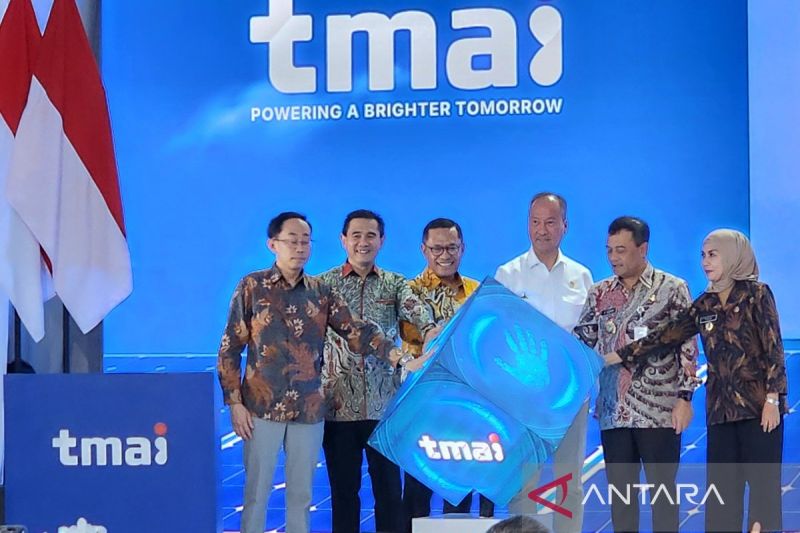 menperin-meresmikan-pabrik-panel-surya-terbesar-di-indonesia