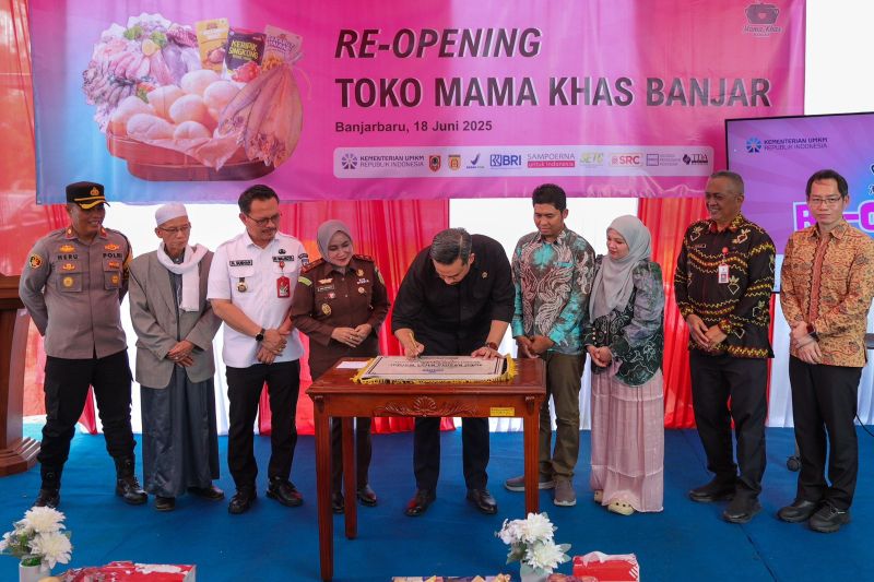 menteri-umkm-buka-kembali-toko-mama-khas-banjar