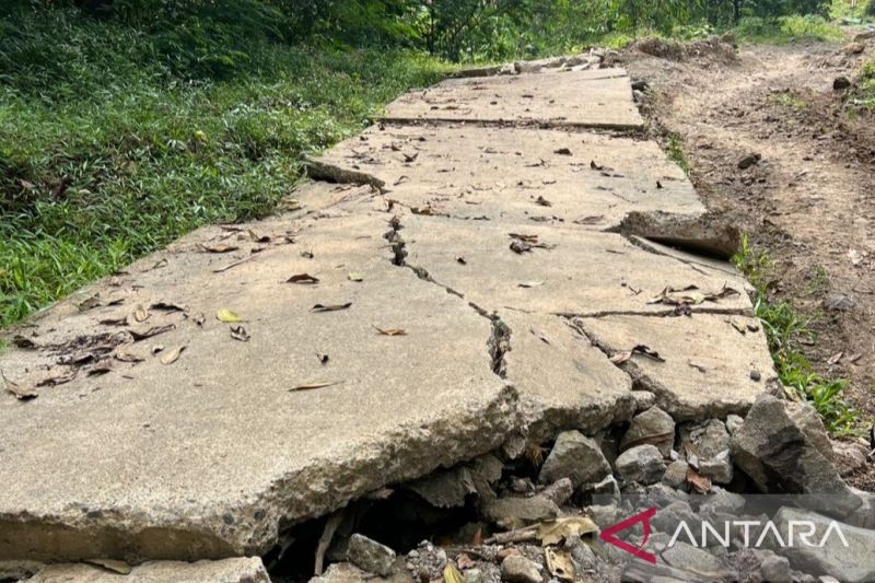 BPBD: Ratusan rumah rusak akibat pergeseran tanah di Cianjur
