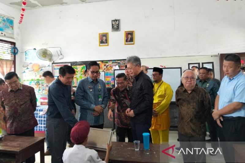 Duta Besar RRT tinjau program Makan Bergizi Gratis di Kota Medan