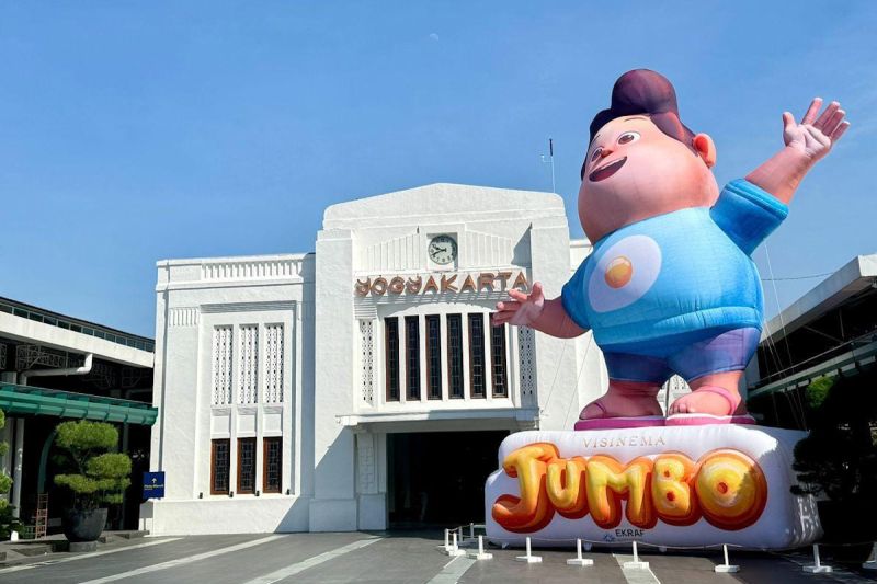 kai-sajikan-balon-jumbo-dolan-jogja-sambut-pengguna-dan-wisatawan
